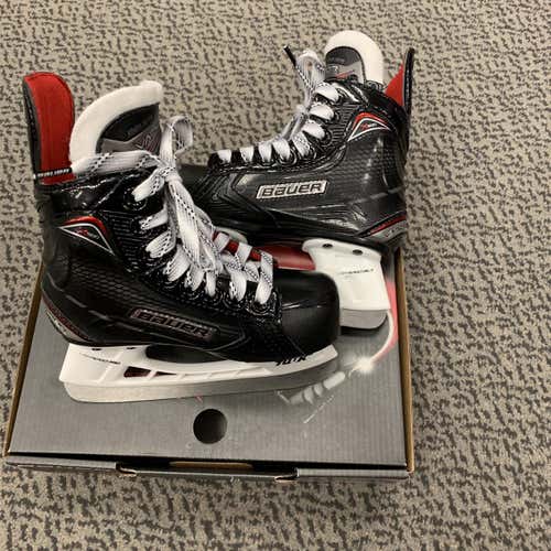 New Vapor X500 Hockey Skates Youth Size 10