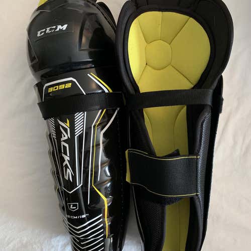 Tacks 3092 Shin Pads Senior