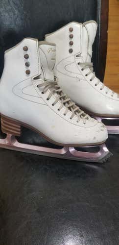 Jackson Figure Skates Size 3.5