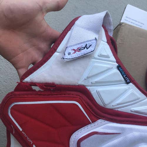 Vapor APX2 Shoulder Pads Senior