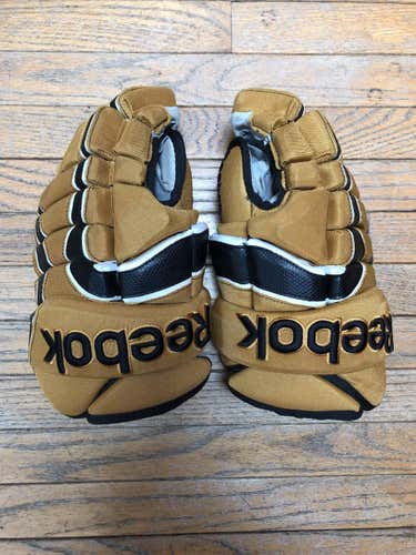Reebok 14 Inch Senior Hockey Gloves (Tan)