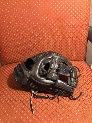 A2000 1786 Baseball Glove