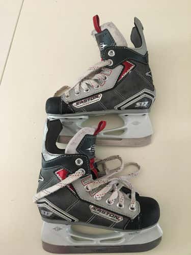 Easton Stealth S17 Hockey Skates Youth Size 11.5