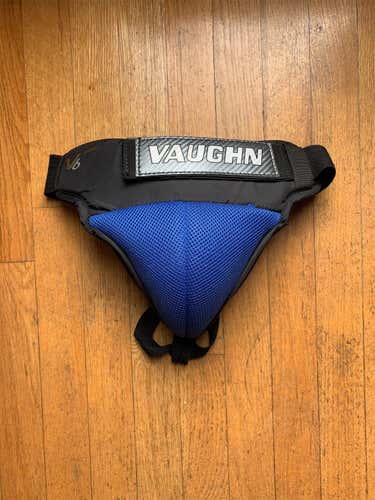 Vaughn V6 Hockey Goalie Cup Int
