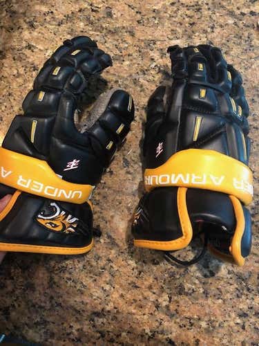 Old Towson Under Armour Lacrosse Gloves