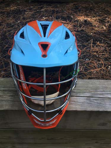 R Helmet