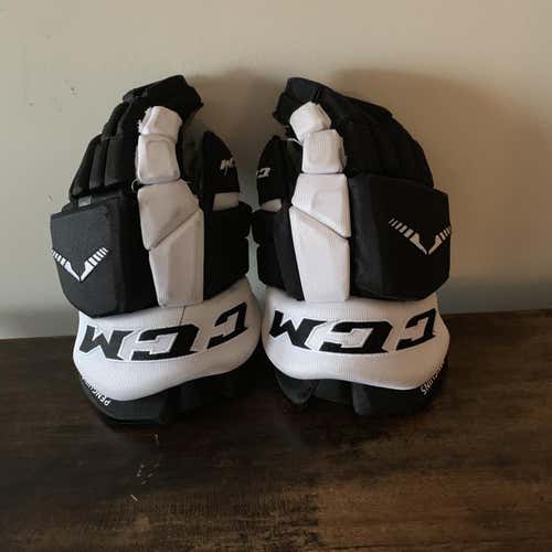 [PRO STOCK] NHL Pittsburgh Penguins CCM HGTK Gloves