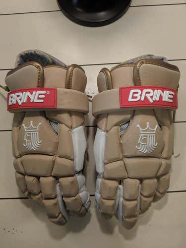 *LIMITED EDITION AND RARE* Retro Brine Lacrosse Gloves Modeled After The Original L-35