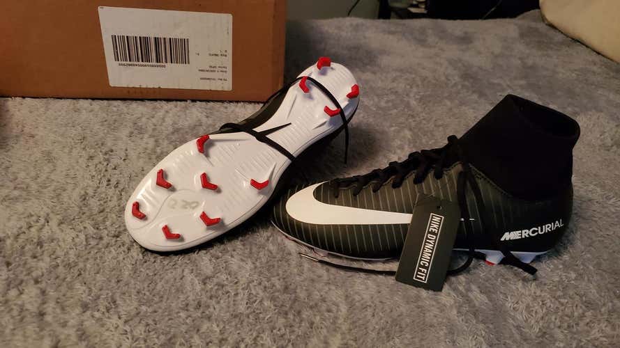 New Nike Mercurial Victory IV FG Cleats