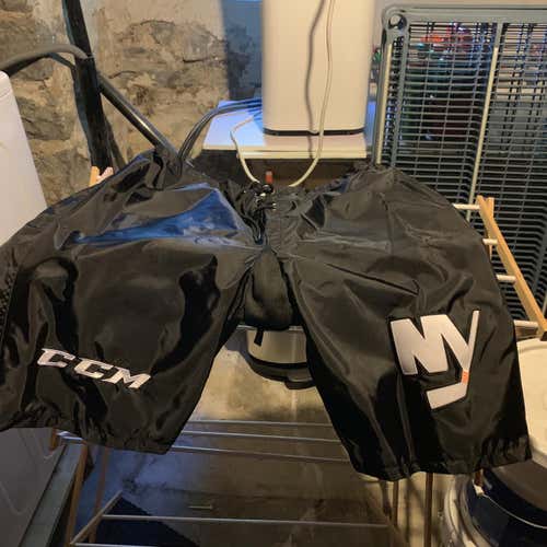 New CCM Pant Shell Senior Pro Stock - Brooklyn Isles