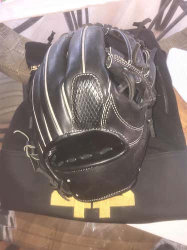 New Signiture Series Baseball Glove