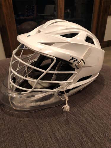 Cascade R White Helmet (Included Throat Guard. DM IF YOU WANT NO THROATGUARD FOR LOWER PRICE)