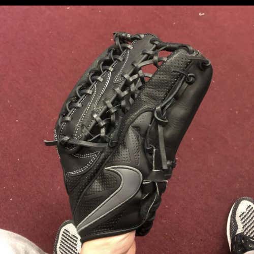 New Nike Baseball Glove