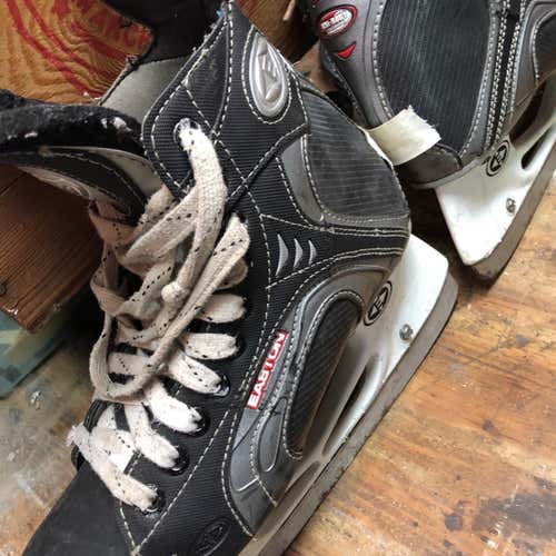 Synergy 500 Hockey Skates Size 6.5