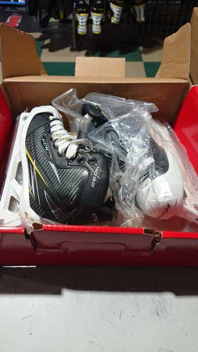 New CCM Tacks 4092 Hockey Goalie Skates Junior Size 3