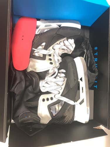 New Pro Custom Hockey Skates Size 9