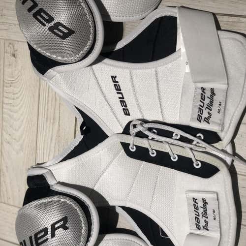 New Bauer Shoulder Pads Senior