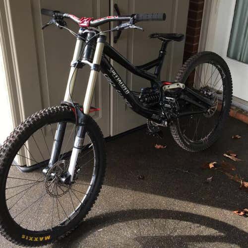 2011  Specialized Demo 8 Medium