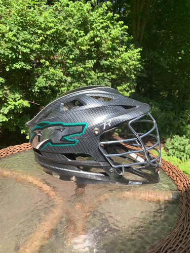Carbon Fiber Black Loyola R Helmet