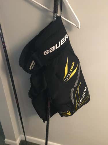 Used Bauer total one Girdle Senior w shell