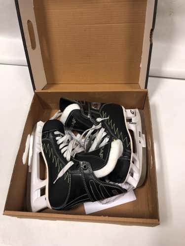 New Graf Hockey Skates Senior Size 4.5
