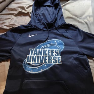 New Nike Therma Dri-Fit Yankees Universe Sweatshirt
