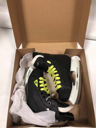 New Graf Hockey Skates Junior Size 3.5