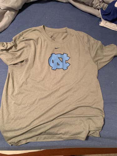 Nike UNC Shirt Adult L