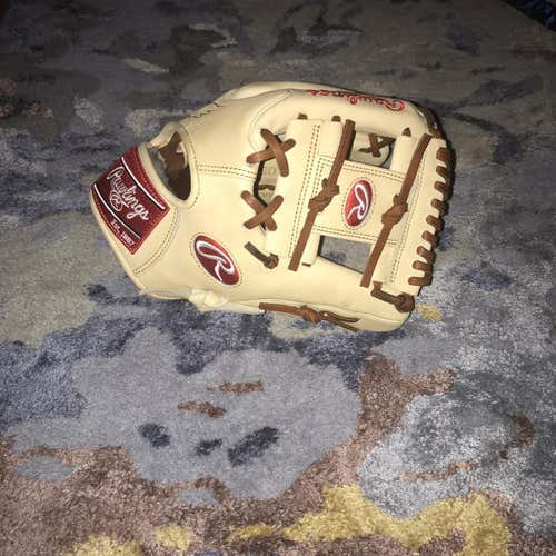 New Rawlings Baseball Glove