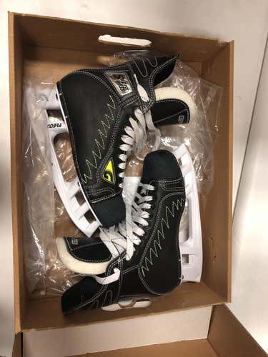 New Graf 735 Hockey Skates Size 6 Need Blades