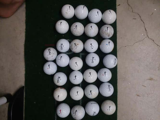 30 Nike Balls