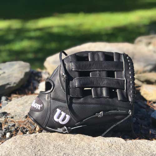 Never Used A2000 Black 12-Inch RT Adult Glove