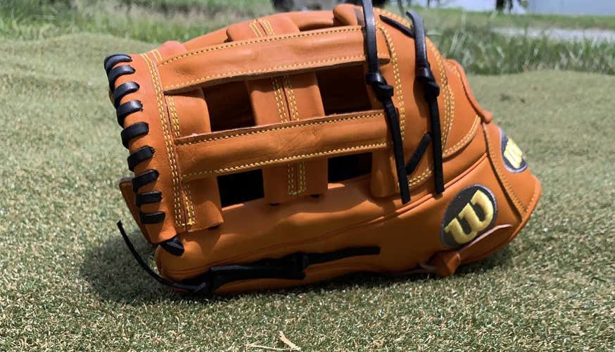 New A2000 1799 Baseball Glove