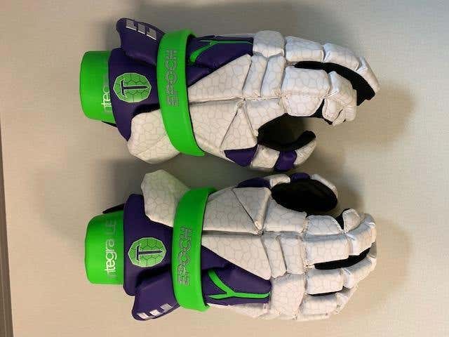 New Custom Epoch Limited Edition Integra Lacrosse Gloves (Size 13) Never Used - NO TRADES