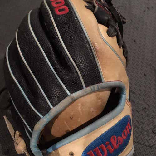 A2000 Baseball Glove