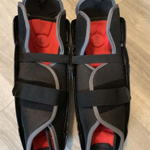 QuickLite 230 Shin Pads Senior