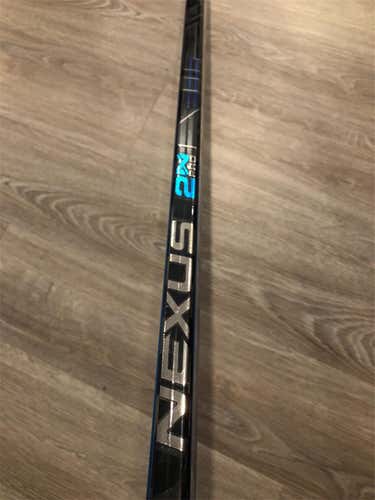 Nexus 2N Pro Hockey Stick Lefty Mid Senior Pro Stock