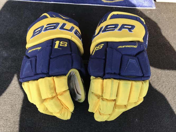 Michigan Wolverines Bauer Supreme 1S Gloves
