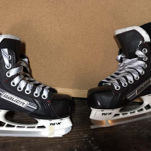 Vapor XR300 Hockey Skates Youth Size 11
