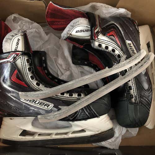 Bauer APX2 Hockey Skates Junior Size 3.5