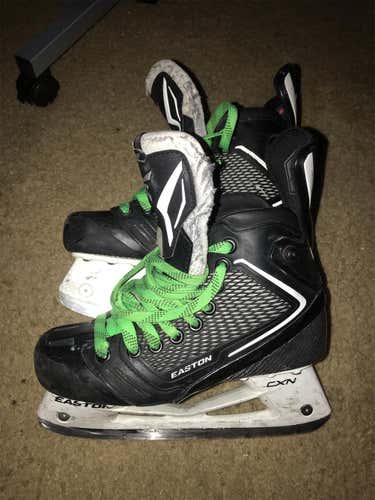 Mako M7 Hockey Skates Junior Size 5