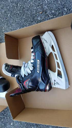 Like New Bauer Vapor X LTX PRO + Hockey Skates size 9