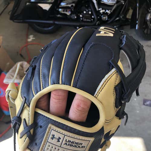 New Under Armour Baseball Glove Adult
