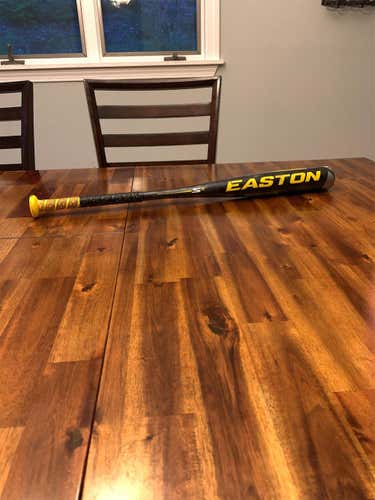 Easton Bat Length: 28 in.  Weight: 15oz. (Barley Used)