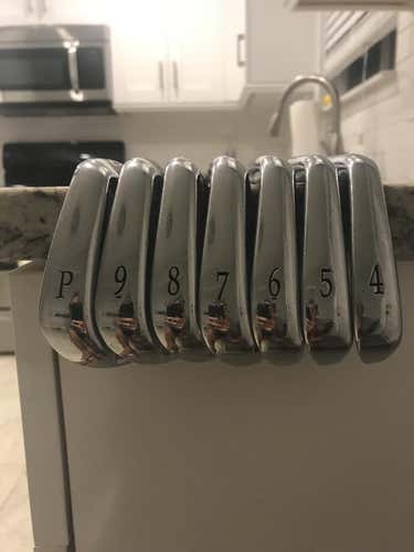 Mizuno MP-15/MP-4 Split Iron Set. Dynamic Gold X-100