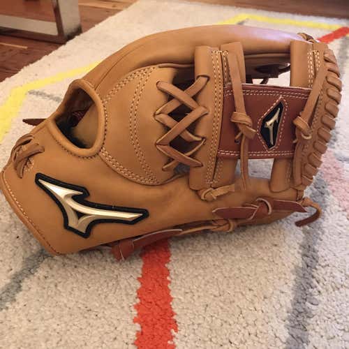 Never Used Mizuno Global Elite 11.75-Inch RT Adult Glove