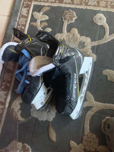 Tacks 9080 Hockey Skates Senior Size 7.5
