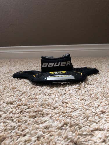 Bauer Goalie Neck Guard - Junior