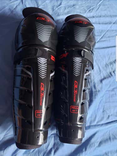 New CCM QLT290 Shin Pads Senior