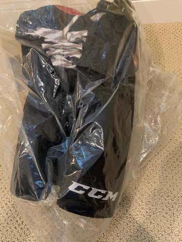 New CCM QuickLite Hockey Pants - Junior Large - CCM HP QLT